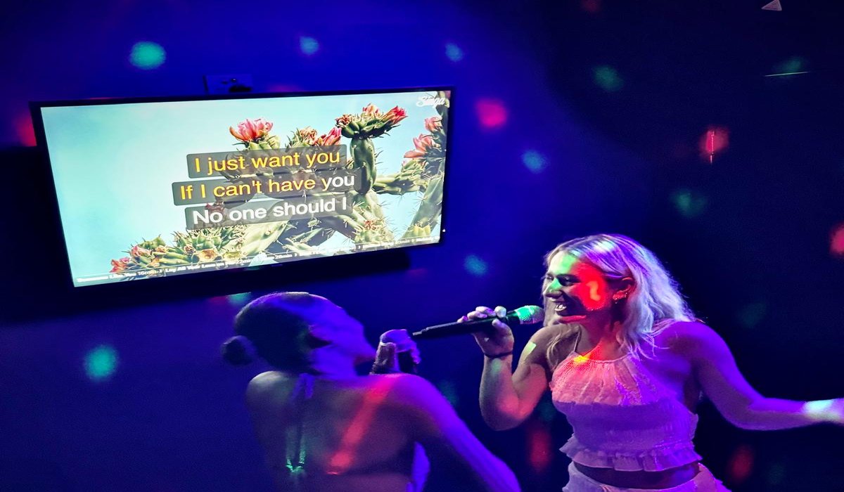 Karaoke session at a party at Spinners Maroochydore